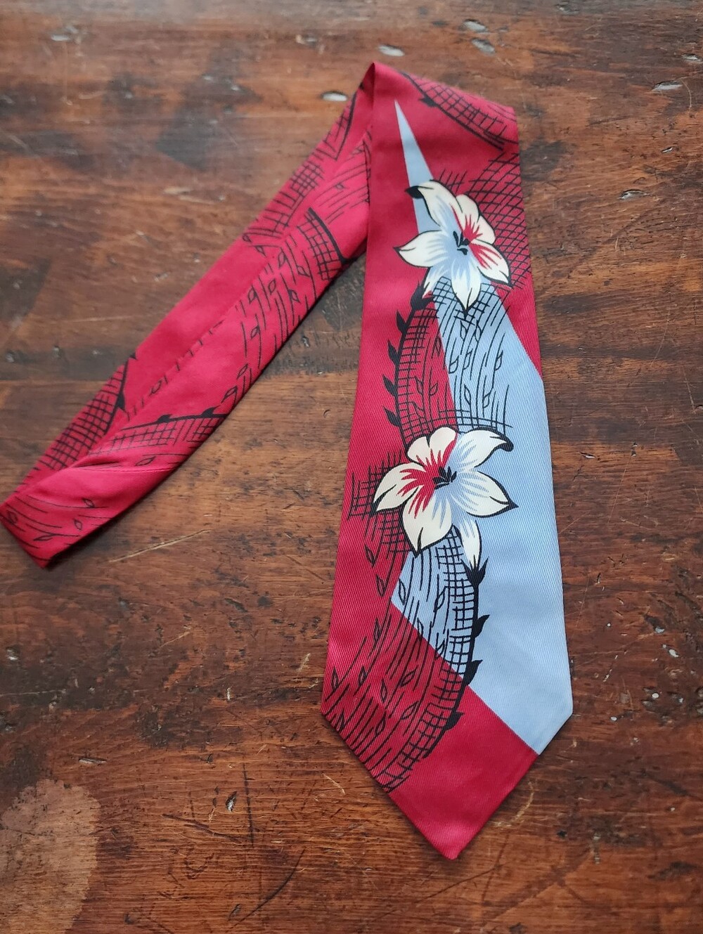 Vintage 1950s Towncraft Deluxe Floral Wide Swing Necktie 4" Rockabilly Red Blue